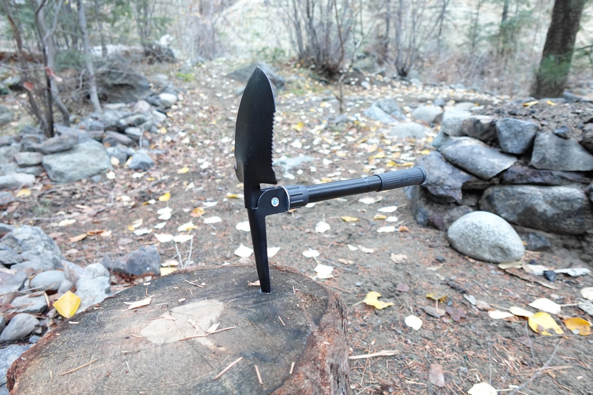 Military Buddy - 5 in 1 military shovel - Cambium Camping